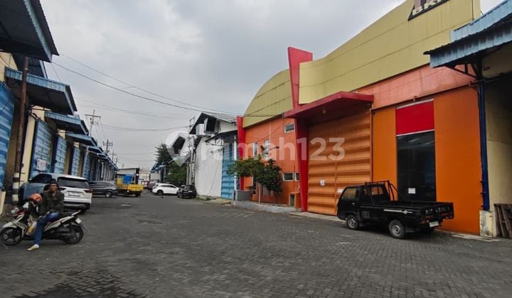 Gudang Strategis Margomulyo Jaya, Surabaya!