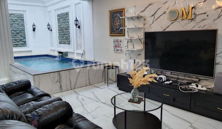 For Sale Fully Furnished European Classic Luxury House in Antapani, Bandung