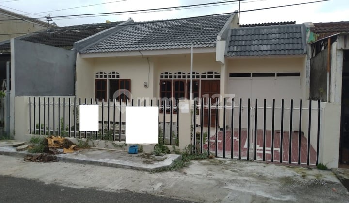 Rumah Siap Huni di Kutisari Indah, Surabaya Selatan, Dekat Dengan Kampus Uk Petra Dan UBAYA..