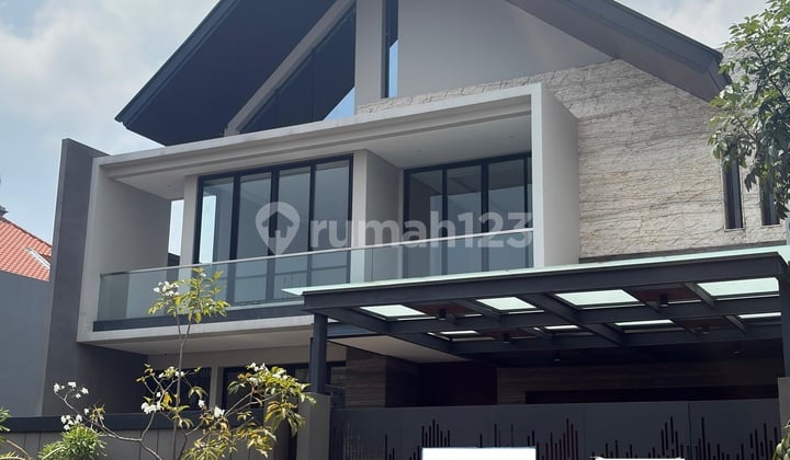 Rumah Mewah Baru Gress di Perumahan Regency 21, Surabaya Timur