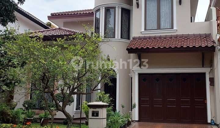 Rumah Mewah Taman Beverly Golf Lippo Karawaci Tangerang