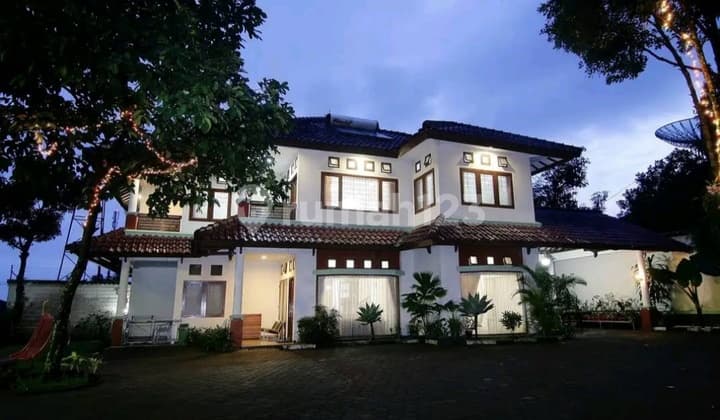 Hotel dan Rumah Induk Siap Huni