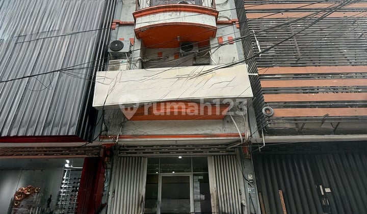 Raya Ngagel Jln Kembar 3 Lantai Cocok untuk Kantor, Dokter , Showroom