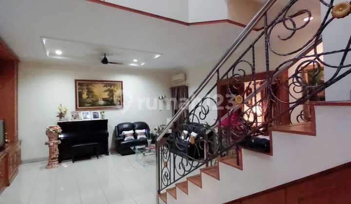 Sell Beautiful Permata Buana House in Kembangan