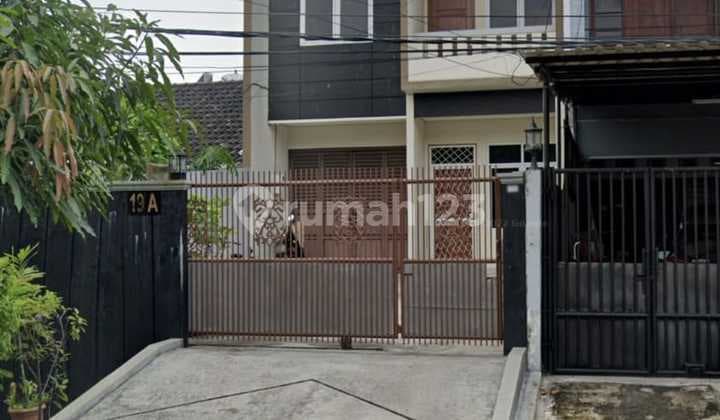 3-Story House at an Affordable Price in Rawa Buaya