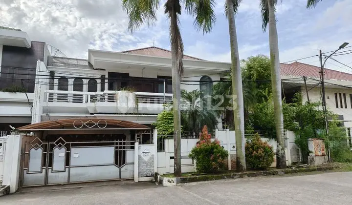 Cheap House For Sale 2 Floors Green Garden Kedoya Utara