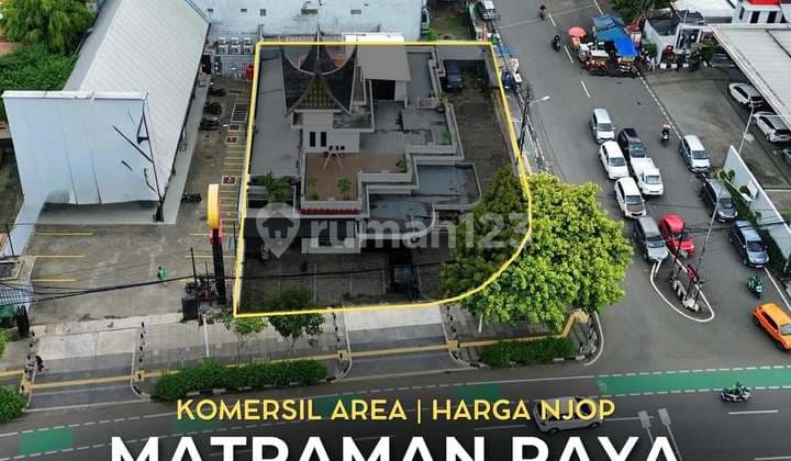 Ruang Usaha Hook di Area Komersial Matraman Raya, LT 750 LB 547