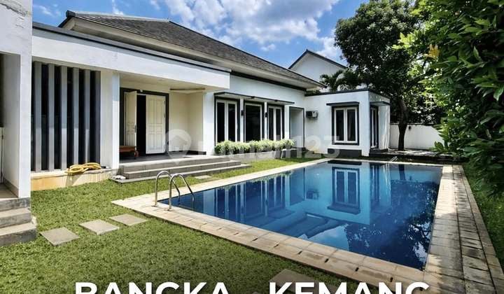 Rumah 1 Lantai Halaman Luas di Bangka - Kemang, LT 696 LB 325