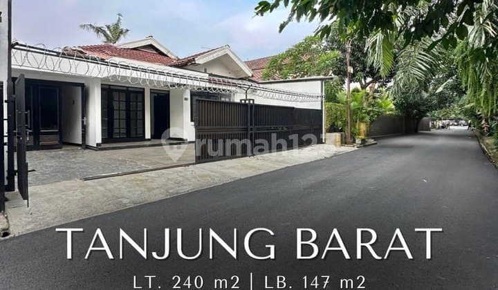 Rumah Terawat Siap Huni di Komplek Tanjung Barat, LT 240 LB 147