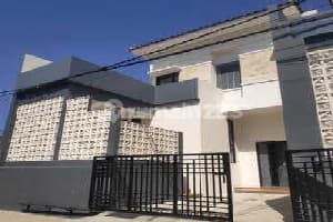 Rumah Baru Lokasi Strategis di Antapani