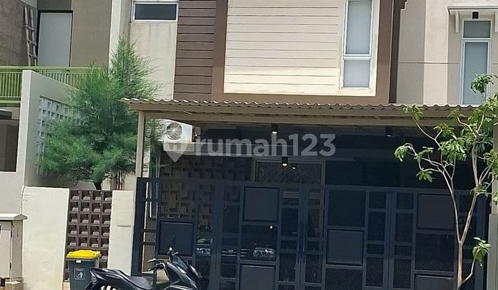 Dijual Rumah 2 Muka Semi Furnish Dengan Lokasi Paling Strategis
