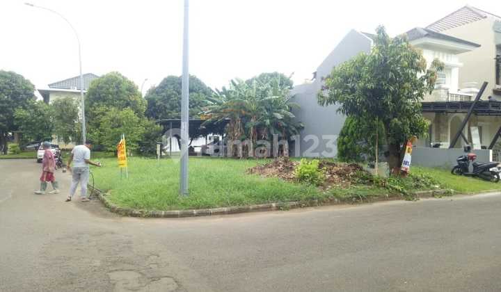 Tanah Hook Depan Taman Di Grand Wisata