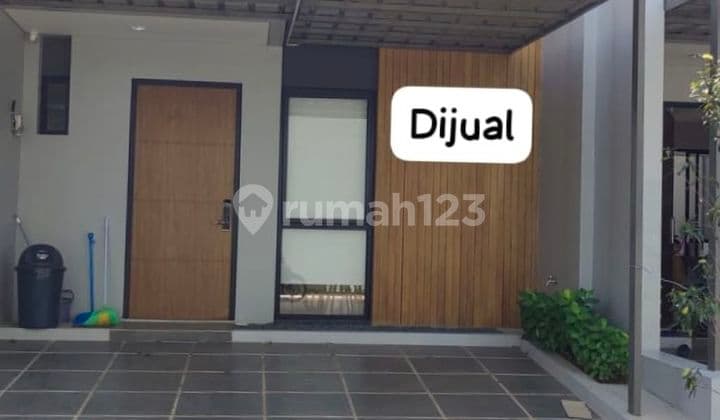 Rumah furnished bagus depan taman di Grand Wisata