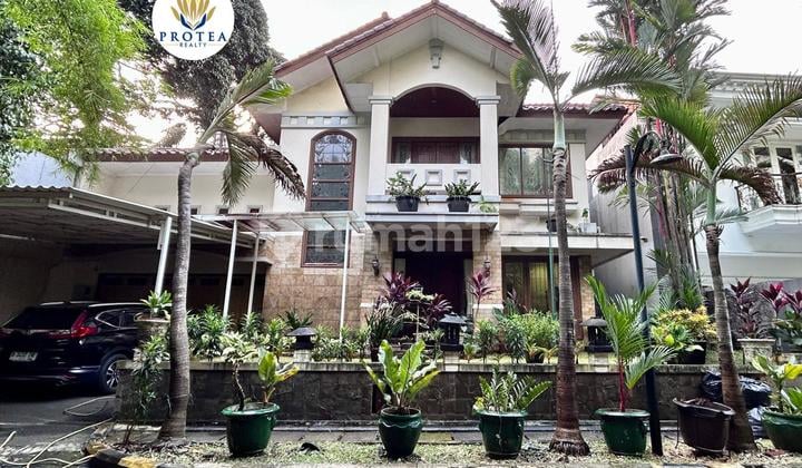 Townhouse 2 Lantai dengan Tanah Luas 476m² Selangkah ke Stasiun