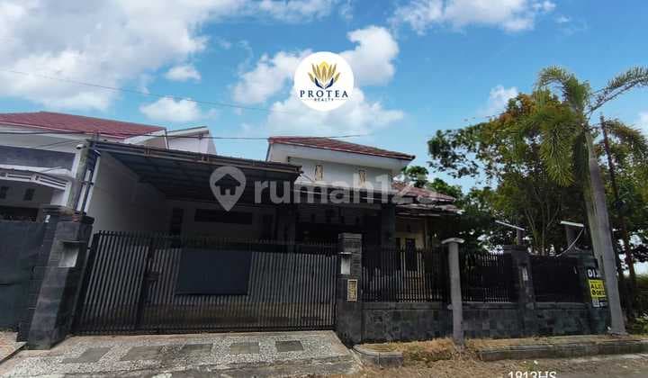 Dijual Rumah Hook Tanah Besar 260m² Siap Pakai & Baru Renovasi