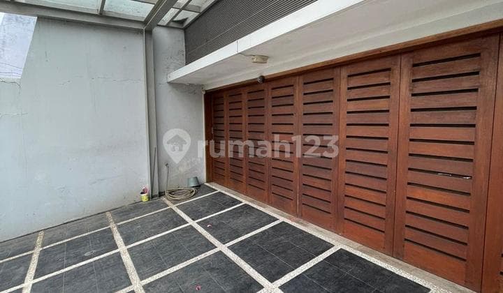 Hadap Timur Rumah Pluit Permai Model Minimalis