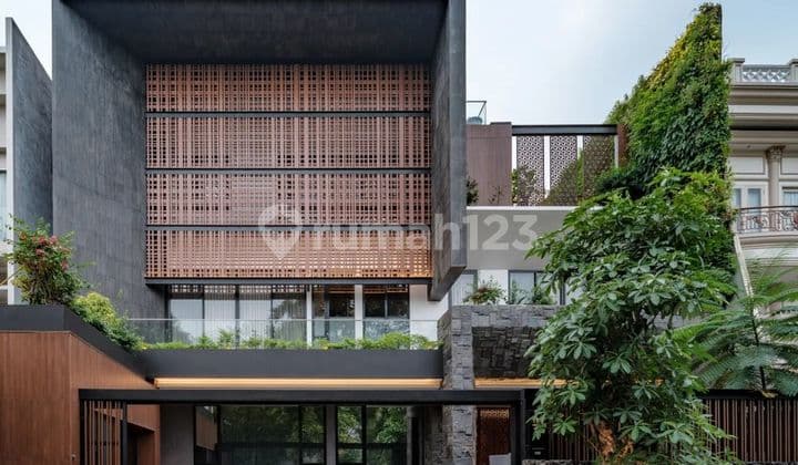 Rumah Pik Modern Minimalis Siap Huni Ada Pool Lift