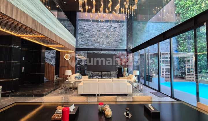 Ready-to-Live House in PIK1, 600 m2 Area, South Facing