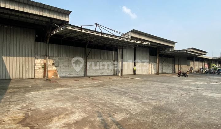 DISEWAKAN GUDANG!! Lokasi Dekat Pintu Tol, Tersedia Ukuran 1.344m2 Juga & Aktivitas Gudang 24jam