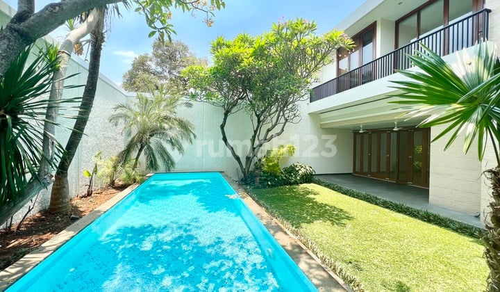 Beautiful House 4 Bedrooms In Cilandak Ajh02011