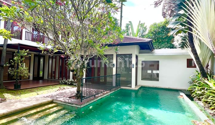 Tropical House 4 BR In Compound In Cilandak Ajh02043