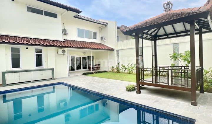 Rumah 4 KT Dalam Komplek Dengan Kolam Renang Taman Di Pondok Indah Ajh06031