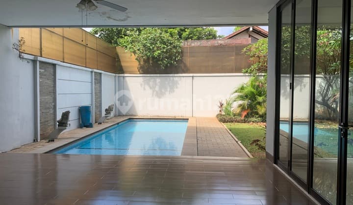 Cilandak Compound 4 Bedrooms Garden And Swimming Ajh02053