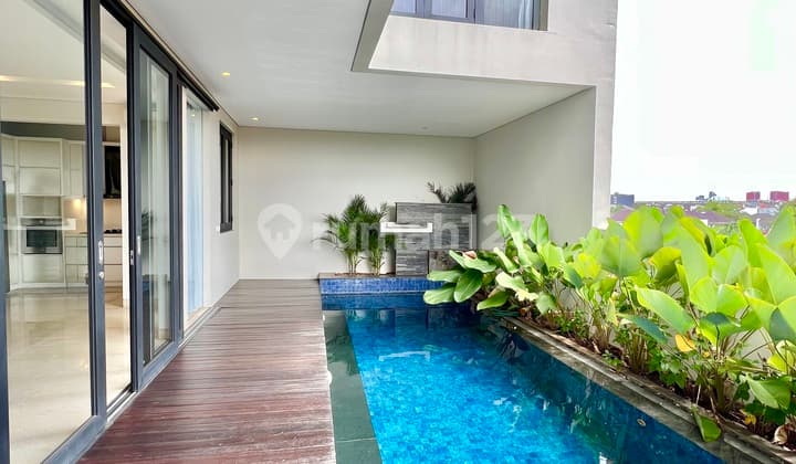 Bright House 3bedroom In Compound Cilandak Ajh02071