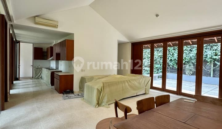 Bright Minimalist Modern In Big Green Compound Area Ajh05043