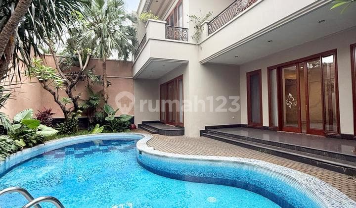 Classic House In Pondok Indah, Jakarta Selatan Ajh06299