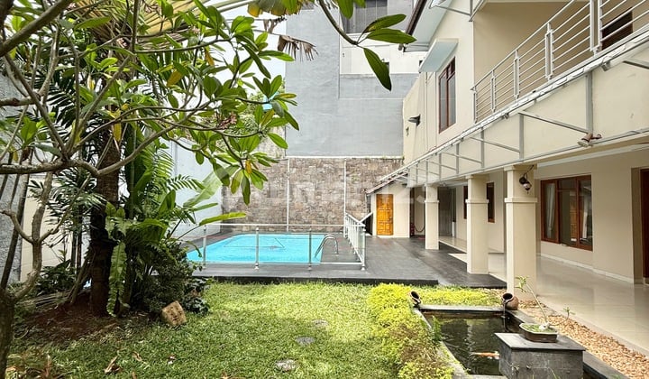 Bright minimalist house 5 BR in kemang quiet area AJH04099