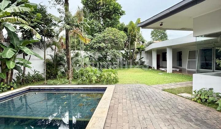Kemang Timur Compound With Private Pool And Garden Ajh04082