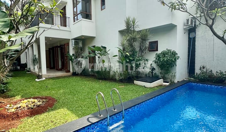 Bright house 5 BR in Kemang compound with pool & garden AJH04141