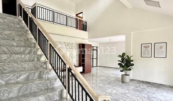 5 Bedrooms Spacious House In Pondok Indah Ajh06088