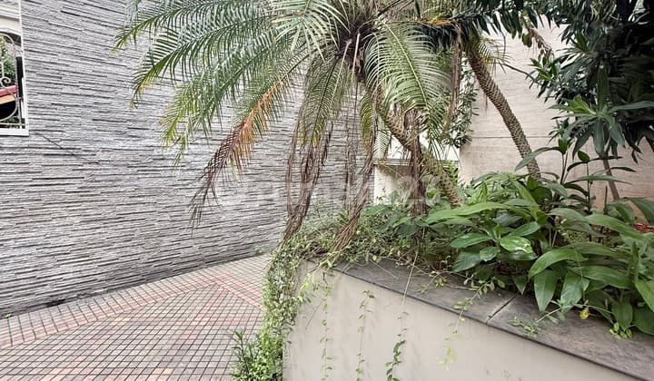 Classic House 4 BR With Private Pool In Pondok Indahajh06299