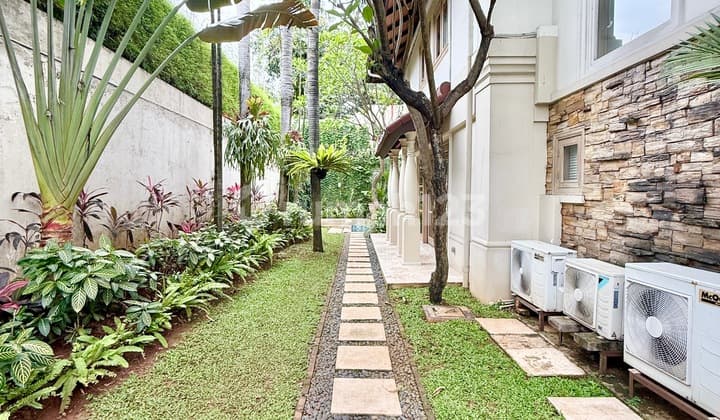 Luxury House 3R With Pool In A Nice Kemang Compound Ajh04213