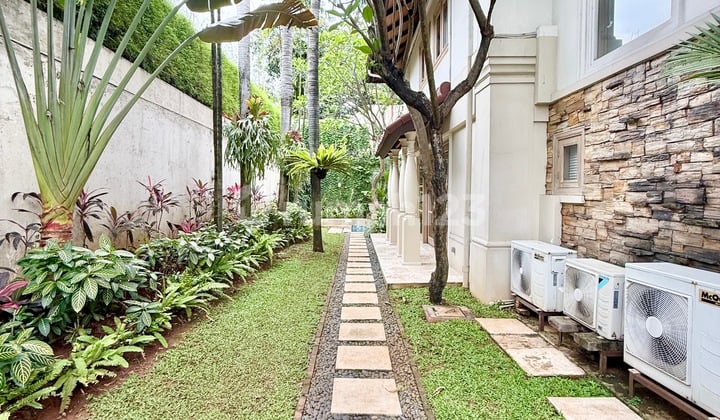 Luxury House 3R With Pool In A Nice Kemang Compound Ajh04213