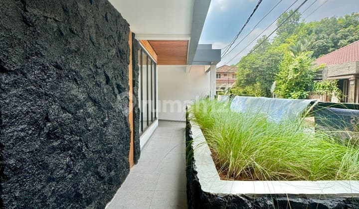 Brand New Minimalist Modern House With Swimming Pool Ajh01028