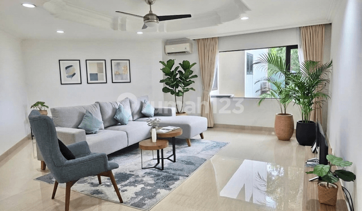 2 Bedrooms Apartment With Facilities In Cilandak Ajh02177