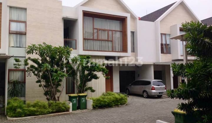 Rumah 4 Kamar Tidur Dalam Townhouse Ajh02142