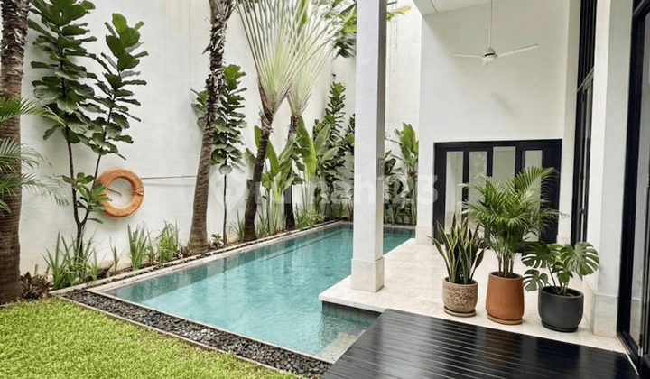 5 Bedrooms House In A Compound Of Pejaten Ajh05028