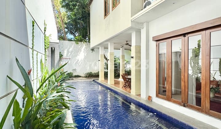 Minimalist House 4 Bedrooms with Private Pool and Garden AJH04150