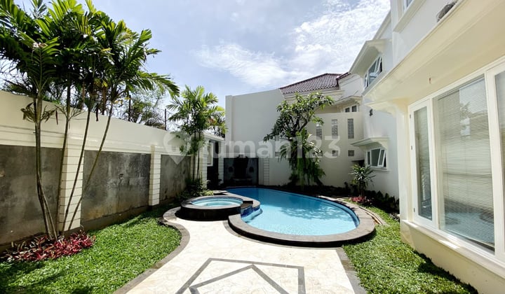 Beautiful 5 Bedrooms House In A Compound Ajh02190