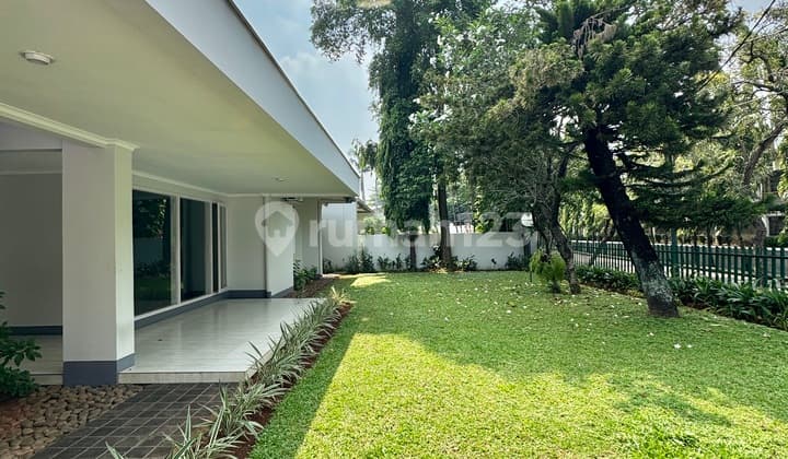 Minimalist House 4 Bedroom with big yard & private pool AJH05060