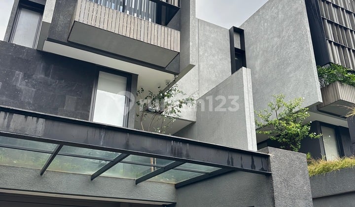 Rumah Minimalis glass House di Cluster di Permata Hijau corio