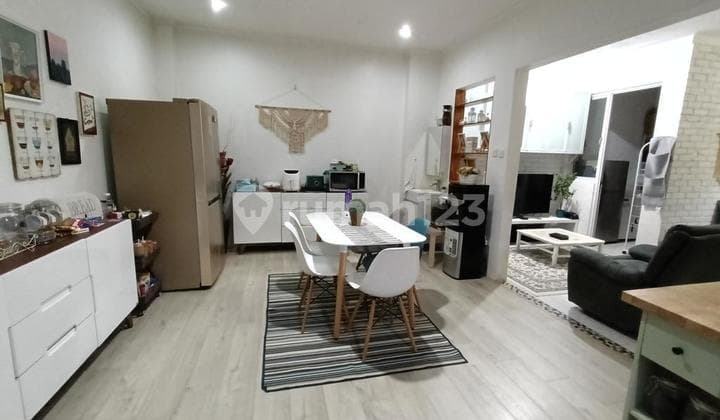 Hunian 2 Lantai dengan Suasana Asri di Kota Wisata