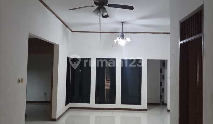 Hunian Nyaman 2 Lantai, LT 150M² - Lokasi Strategis Pulogebang Permai (015 030)