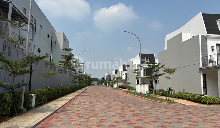 Jual Rumah Hook Mewah Maison De Wisteria Metland Menteng - Tipe Attic + Sky Balcony! (015)