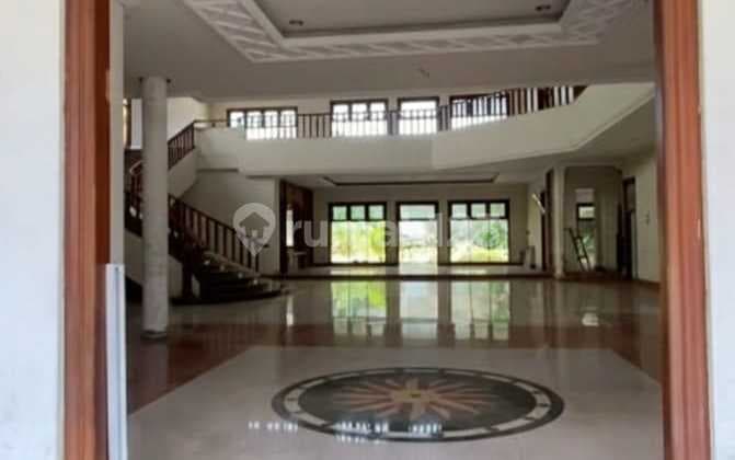 Rumah Klasik Kertajaya Indah . Manyar Dekat Pakuwon City