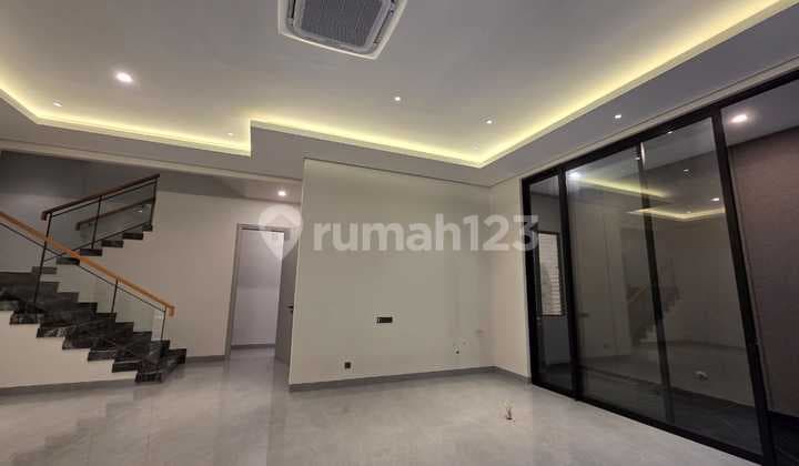 Rumah Cantik.new 2.Lantai Marmer Pakuwon Indah
